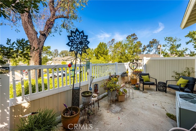 26065 Las Flores, Mission Viejo CA: https://media.crmls.org/medias/c6eba562-1899-42b9-b264-1ba275da8674.jpg