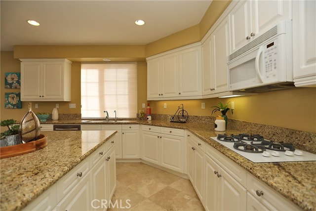 45290 Willowick, Temecula CA: https://media.crmls.org/medias/c6ebb645-d537-481f-98a8-a885a07b26d0.jpg