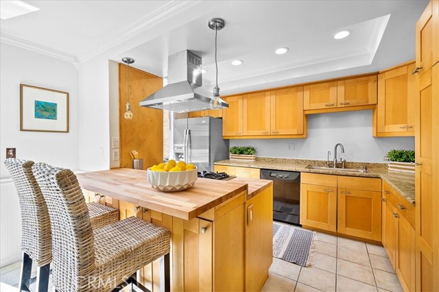 2000 Mathews Avenue, Redondo Beach, California 90278, 2 Bedrooms Bedrooms, ,2 BathroomsBathrooms,Residential,Sold,Mathews,SB22083449