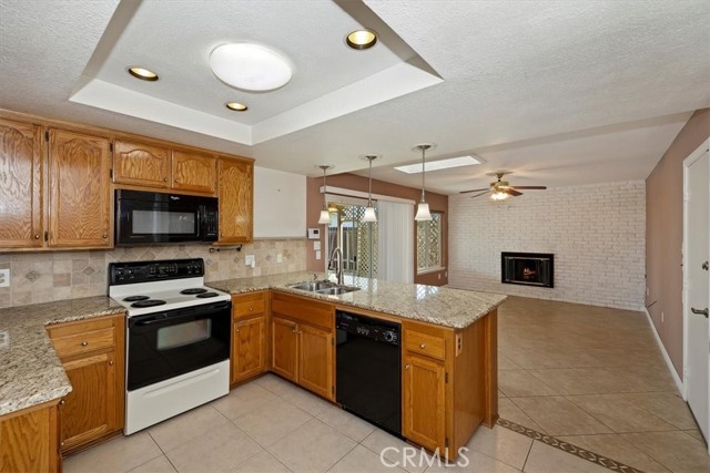 27580 Charlestown Drive, Menifee CA: https://media.crmls.org/medias/c6ec5e8e-ddbf-4e0f-bcaa-d3605ca63261.jpg