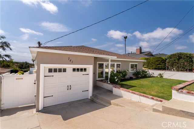 741 Hillcrest Street, El Segundo CA: https://media.crmls.org/medias/c6eccfab-93e4-40ab-84c4-d43f83f80ad6.jpg