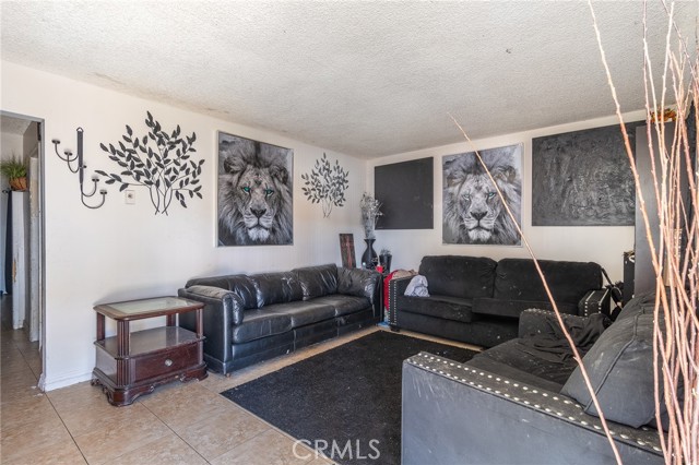 Detail Gallery Image 5 of 16 For 5530 Ackerfield Ave #402,  Long Beach,  CA 90805 - 2 Beds | 1 Baths