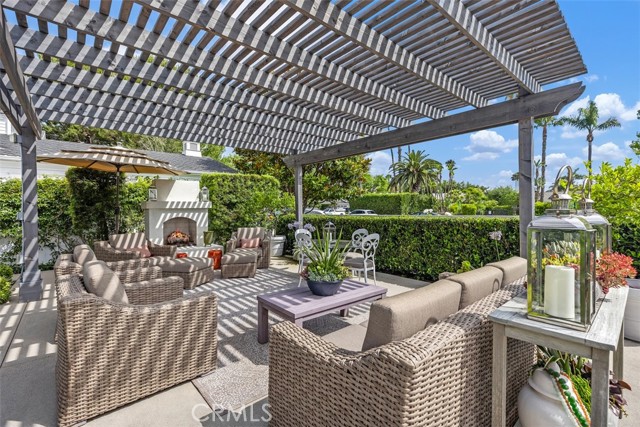 2301 Private Road, Newport Beach CA: https://media.crmls.org/medias/c6edec1a-61d4-49de-b81c-02f3aaf0958c.jpg