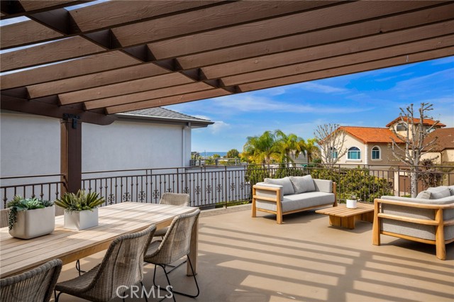 Detail Gallery Image 9 of 52 For 7836 W 81st, Playa Del Rey,  CA 90293 - 4 Beds | 2/1 Baths