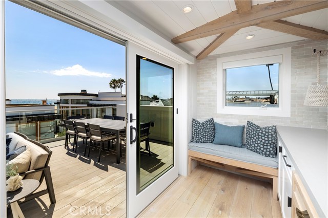 1515 E Ocean Boulevard, Newport Beach CA: https://media.crmls.org/medias/c6ee14c9-6307-4d3b-a45c-f66b67ef0208.jpg