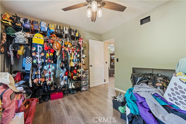 Detail Gallery Image 23 of 44 For 28975 Lotusgarden, Canyon Country,  CA 91387 - 4 Beds | 3 Baths