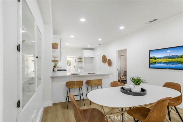 1270 W 19th Street, Long Beach CA: https://media.crmls.org/medias/c6ee3430-7957-4df9-a2b7-350166d5fbfb.jpg