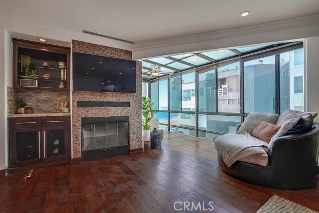 4230 The Strand, Manhattan Beach, California 90266, 3 Bedrooms Bedrooms, ,3 BathroomsBathrooms,Residential,Sold,The Strand,SB21190702