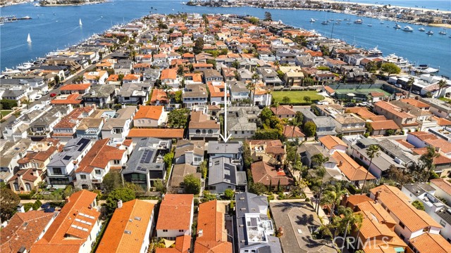 203 Via Ravenna, Newport Beach CA: https://media.crmls.org/medias/c6eff483-5130-418e-94db-1b911a69fe70.jpg