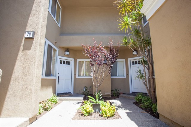 72 Vassar Aisle, Irvine CA: https://media.crmls.org/medias/c6f04196-6d0b-43b0-b2ac-569d0f1dbfb1.jpg