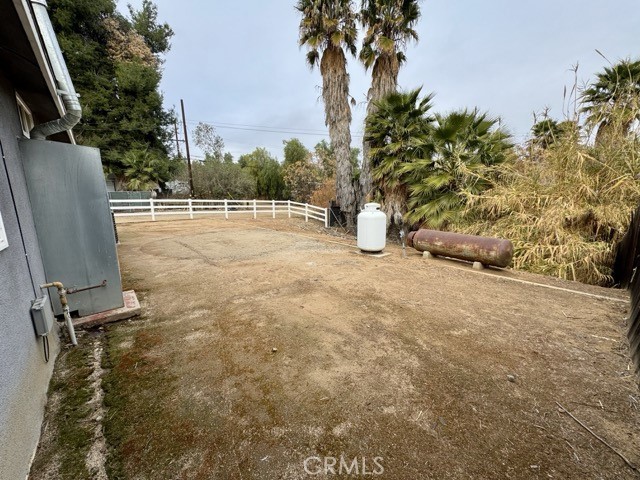 https://media.crmls.org/medias/c6f16588-3b37-4df2-839d-bddc02fa8178.jpg?preset=X-Large