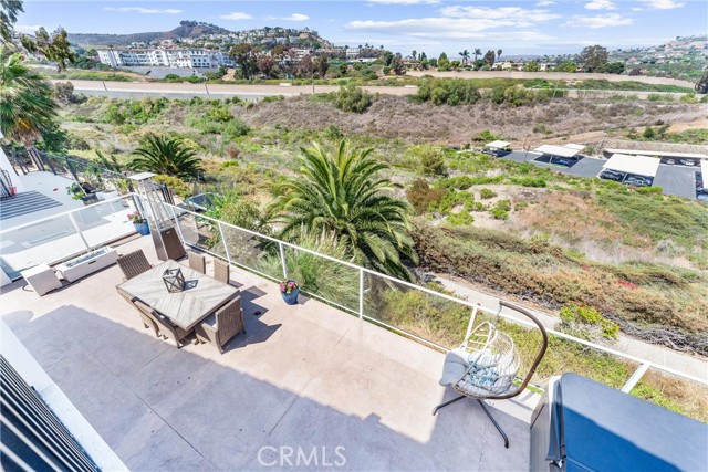 3208 Calle Grande, San Clemente CA: https://media.crmls.org/medias/c6f1b3ef-3a6b-47ff-9c23-dc2a38375391.jpg