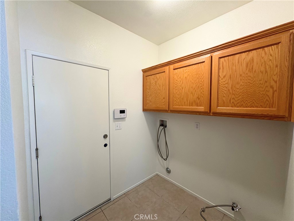 https://media.crmls.org/medias/c6f20dcd-dade-40ad-be74-de2ba17756a7.jpg?preset=X-Large
