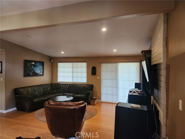 8955 Gramercy Drive, San Diego CA: https://media.crmls.org/medias/c6f37a5c-cdf9-488a-8bd1-814aee29ed66.jpg