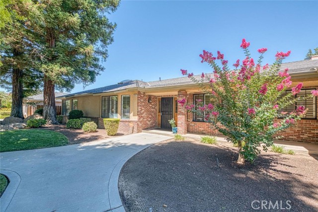 6442 N Gentry Avenue, Fresno CA: https://media.crmls.org/medias/c6f41889-ecf3-46f7-b4f7-821f382cbc5f.jpg