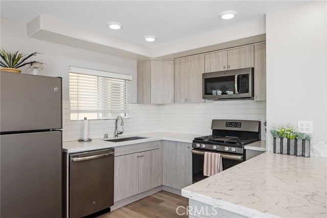 2208 The Strand, Manhattan Beach CA: https://media.crmls.org/medias/c6f44266-0a3b-4024-ac55-ff138929f75e.jpg