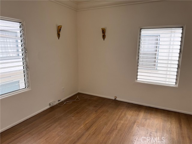 14 Park Avenue, Long Beach CA: https://media.crmls.org/medias/c6f5ac7e-35a3-4af8-a883-c49c48a5a1aa.jpg