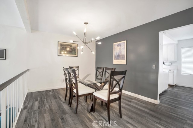 Detail Gallery Image 11 of 34 For 19431 Sherman Way #10,  Reseda,  CA 91335 - 2 Beds | 2/1 Baths