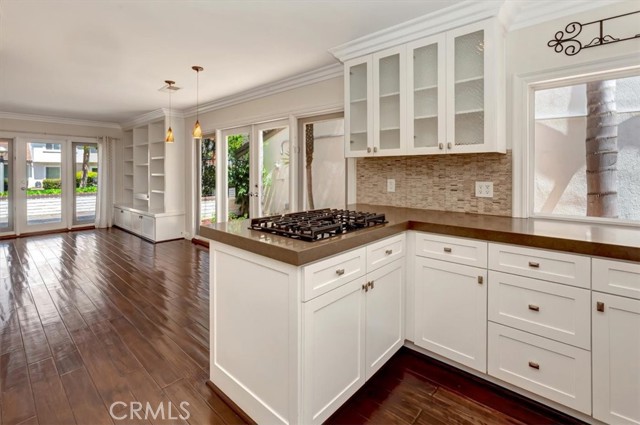 304 Vista Trucha, Newport Beach CA: https://media.crmls.org/medias/c6f72dae-a44b-4fd4-afa2-3d769aabeddb.jpg