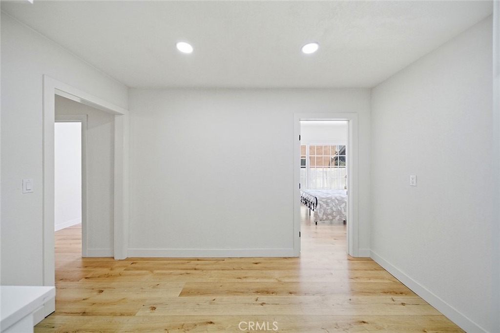https://media.crmls.org/medias/c6f731d1-6035-4f50-ab9a-045f76dd97c0.jpg?preset=X-Large