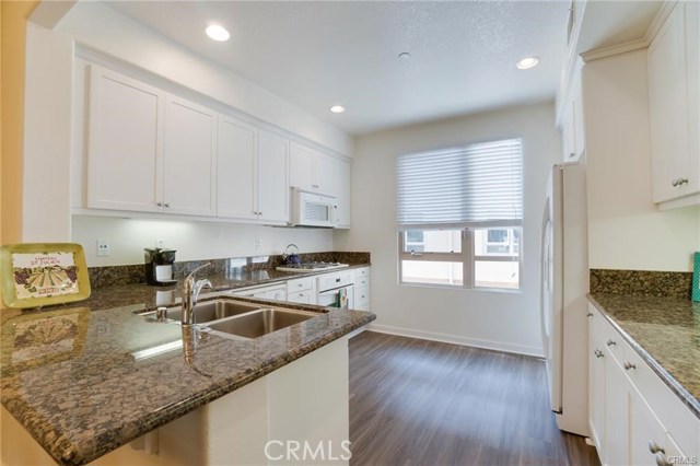 Detail Gallery Image 12 of 34 For 5408 W 149th Pl #4,  Hawthorne,  CA 90250 - 2 Beds | 3 Baths
