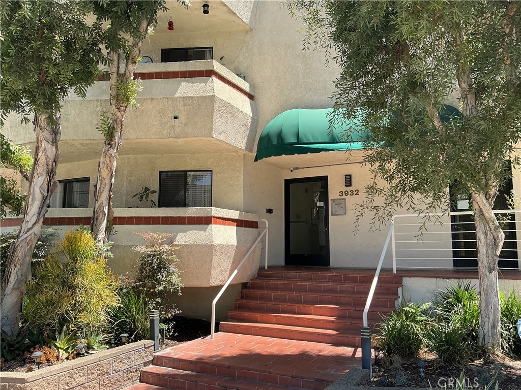 3932 N Virginia Road #204
