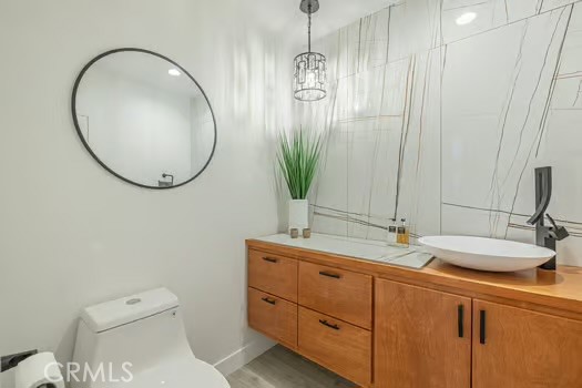 https://media.crmls.org/medias/c6f9bfd9-dccf-4339-91f7-576b09642f3d.jpg?preset=X-Large