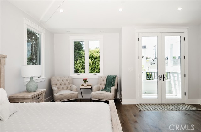 592 30th Street, Manhattan Beach, California 90266, 5 Bedrooms Bedrooms, ,6 BathroomsBathrooms,Residential,Sold,30th,SB20102255