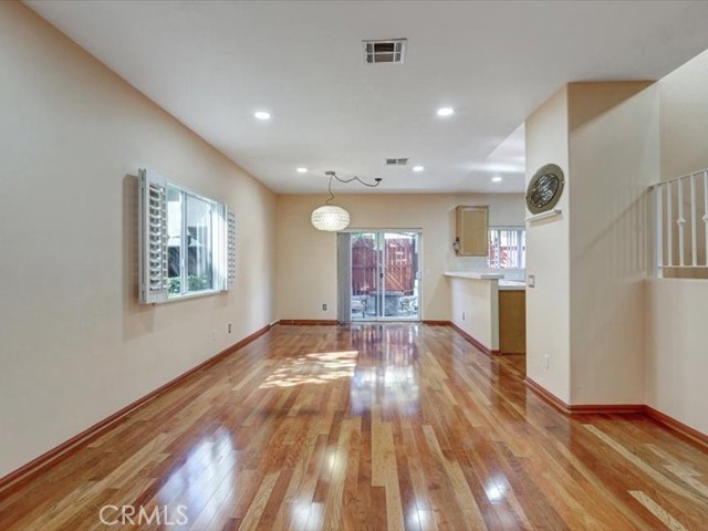 10025 Topanga Canyon, 108 photo 4