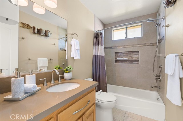 Detail Gallery Image 23 of 35 For 2405 Vanderbilt Ln #C,  Redondo Beach,  CA 90278 - 3 Beds | 2/1 Baths
