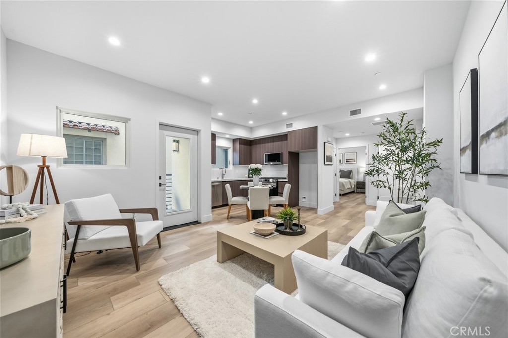 150 Oak Knoll Ave #103