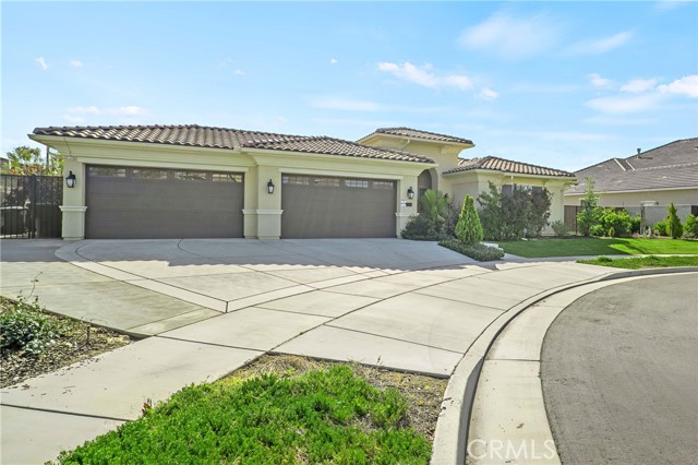 Detail Gallery Image 1 of 33 For 11501 Cloverfield Cir, Bakersfield,  CA 93311 - 5 Beds | 4/1 Baths