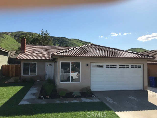 14453 Hillcrest Dr, Fontana, CA 92337