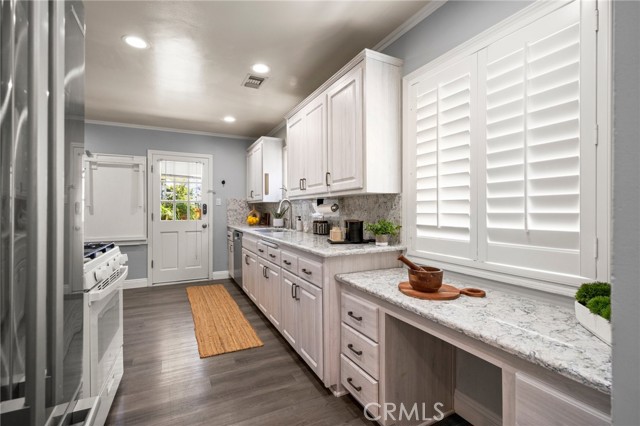 19529 Donora Avenue, Torrance CA: https://media.crmls.org/medias/c6fd4618-fb1b-4f08-8d25-dac16fcd660a.jpg