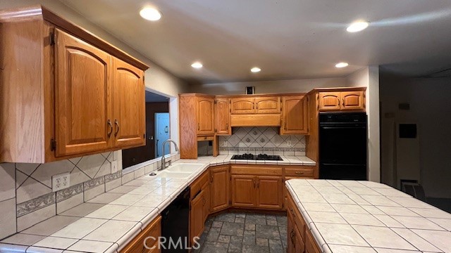 31686 Luring Pines Circle, Running Springs, California 92382, 4 Bedrooms Bedrooms, ,3 BathroomsBathrooms,Single Family Residence,For Sale,Luring Pines,RW24145962