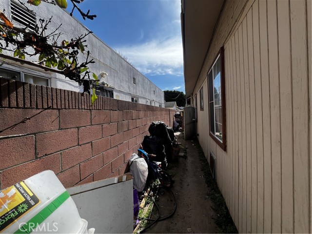 Detail Gallery Image 6 of 34 For 910 E 19th, Long Beach,  CA 90806 - 4 Beds | 3 Baths