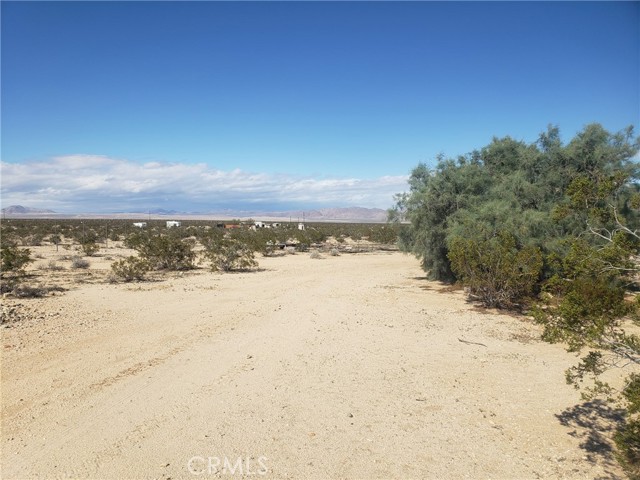 Detail Gallery Image 23 of 27 For 69626 Pluto, Twentynine Palms,  CA 92277 - 5 Beds | 2 Baths