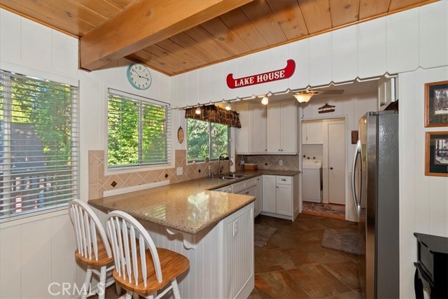 Detail Gallery Image 11 of 48 For 180 Joaquin Miller, Lake Arrowhead,  CA 92352 - 3 Beds | 2/1 Baths