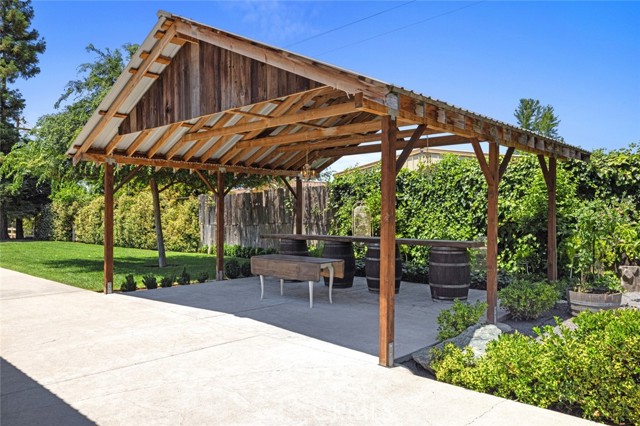 4742 Crow Road, Oakdale CA: https://media.crmls.org/medias/c6ffdc0e-24a3-4f00-9e2e-4fae193bc06a.jpg