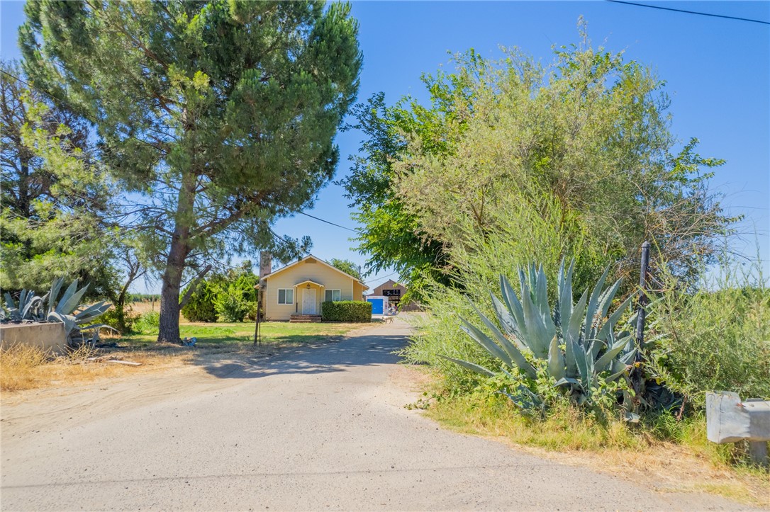 Detail Gallery Image 1 of 25 For 8663 Gerard Ave, Le Grand,  CA 95333 - 4 Beds | 2 Baths