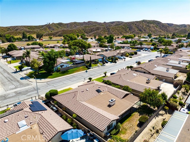 4050 Bordeaux Lane, Hemet CA: https://media.crmls.org/medias/c700b98a-19b8-4b18-8664-e4f0964331fc.jpg