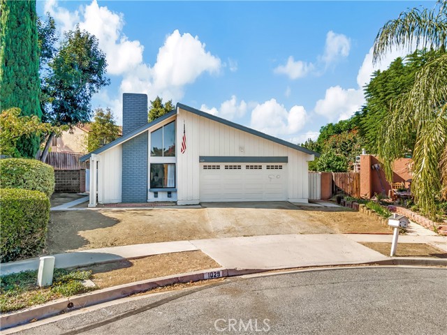 Detail Gallery Image 1 of 19 For 1029 Currier Ave, Simi Valley,  CA 93065 - 3 Beds | 2 Baths