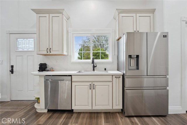 5254 Don Pio Drive, Woodland Hills CA: https://media.crmls.org/medias/c700fa3f-6172-4c29-85b0-561437a21d82.jpg