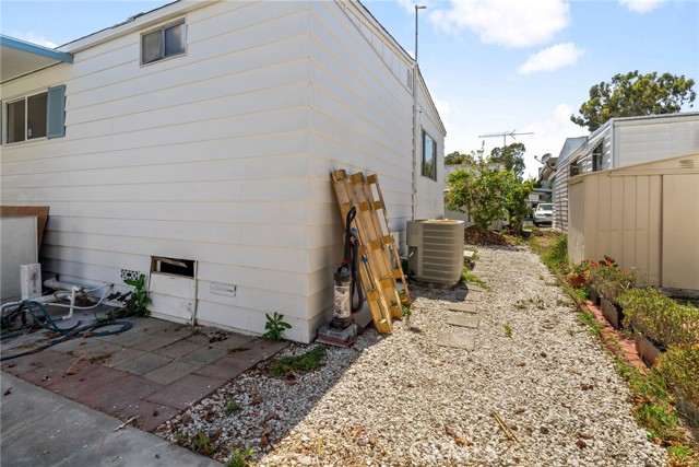 10200 Bolsa Ave, Westminster CA: https://media.crmls.org/medias/c70105cd-dc57-4a13-b8bf-e920fab1a781.jpg