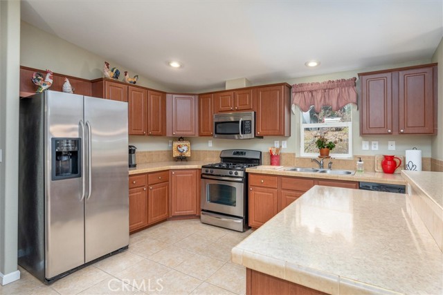 Image 12 of 40 For 43555 Highway 41  47