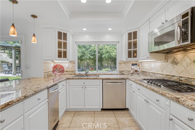 Detail Gallery Image 11 of 43 For 7101 Shadow Ridge Ct, West Hills,  CA 91307 - 3 Beds | 2/1 Baths