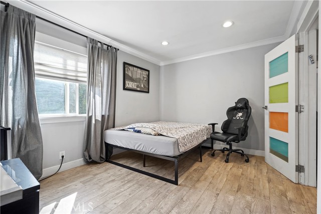5960 Wilksinon Ave, North Hollywood CA: https://media.crmls.org/medias/c702005e-1648-4631-b882-42048871b8f1.jpg