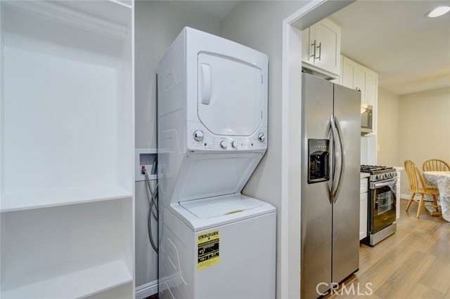 538 S Raitt Street, Santa Ana CA: https://media.crmls.org/medias/c703431f-8711-4755-b5d4-50782e808e3f.jpg