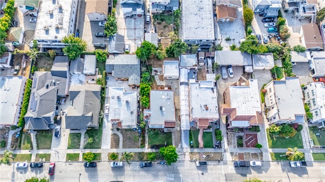 2111 S Bronson Ave, Los Angeles CA: https://media.crmls.org/medias/c7037a71-d3bb-4bed-915a-5eb444a5cc56.jpg