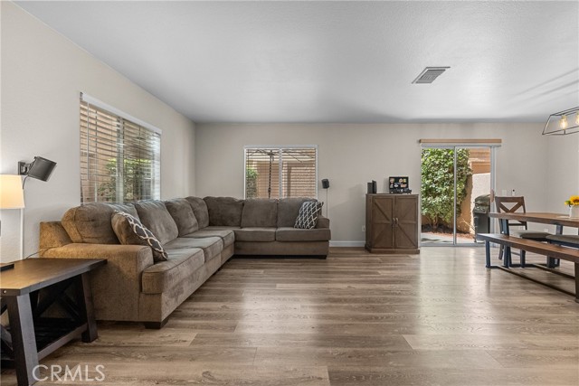 Detail Gallery Image 8 of 42 For 25114 Steinbeck #C,  Stevenson Ranch,  CA 91381 - 2 Beds | 2/1 Baths